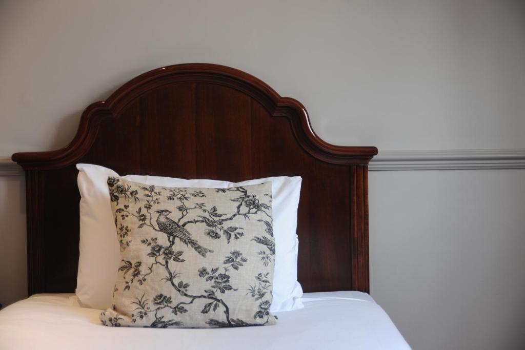 The Crown Hotel 法拉姆灵厄姆 客房 照片