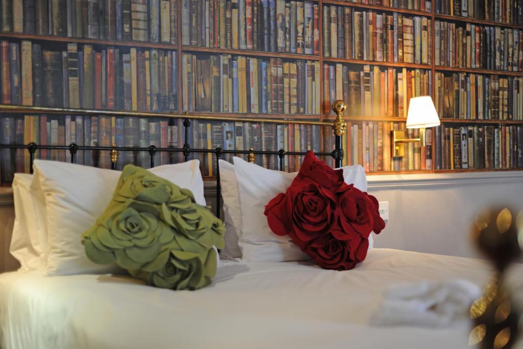 The Crown Hotel 法拉姆灵厄姆 外观 照片